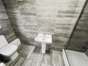 En Suite- click for photo gallery